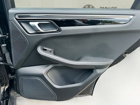 Used 2024 Porsche Macan Base image 33