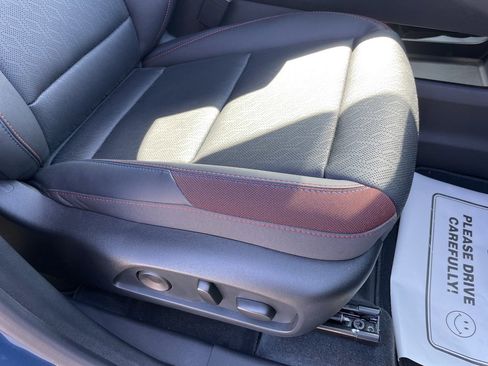 Used 2025 Chevrolet Equinox RS w/ Convenience Package III image 19