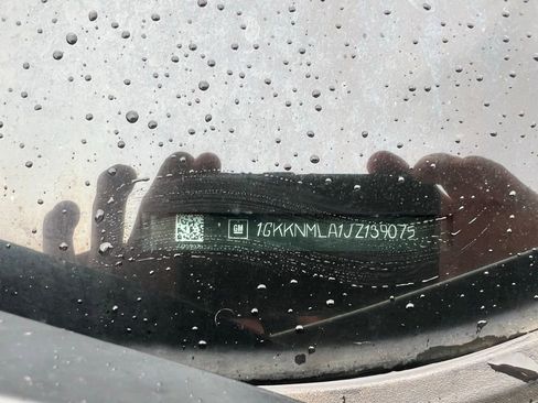 Used 2018 GMC Acadia SLT FWD image 14