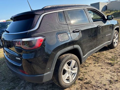 Used 2022 Jeep Compass Latitude w/ Sun and Sound Group AWD/4WD image 4