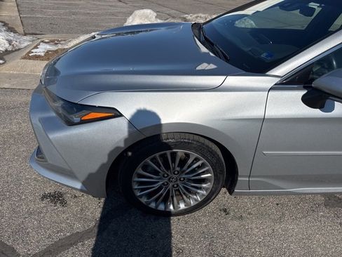 Used 2022 Toyota Avalon Limited w/ Advanced Safety Package image 3