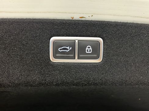 Used 2025 Genesis G90 3.5T AWD/4WD image 31