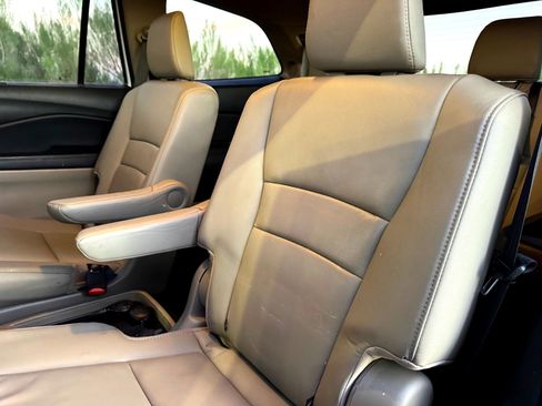 Used 2021 Honda Pilot Touring image 19