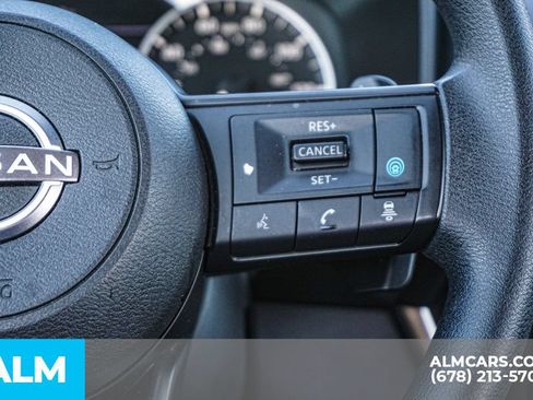 Used 2024 Nissan Rogue SV FWD image 30