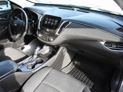 Used 2018 Chevrolet Malibu LT w/ Driver Confidence Package image 28