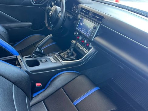 Used 2024 Toyota GR86 Premium RWD image 12
