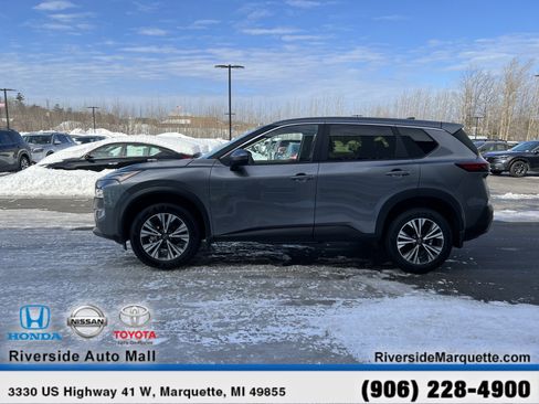 Used 2023 Nissan Rogue SV image 4