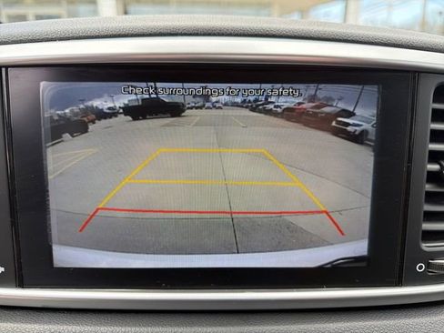 Used 2020 Kia Sportage LX image 19