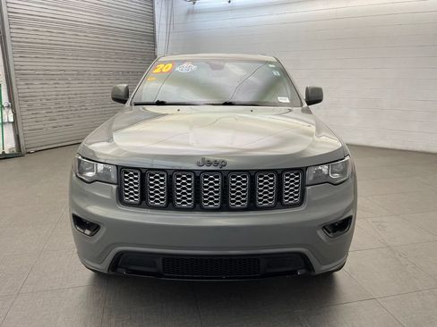 Used 2020 Jeep Grand Cherokee Altitude RWD image 4