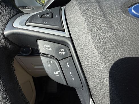 Used 2017 Ford Edge Titanium w/ Equipment Group 302A FWD image 18