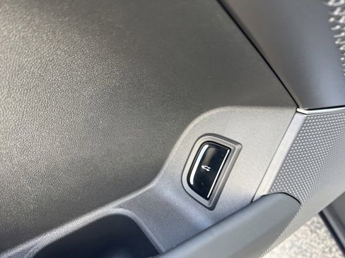 New 2024 Cadillac Lyriq Luxury image 21