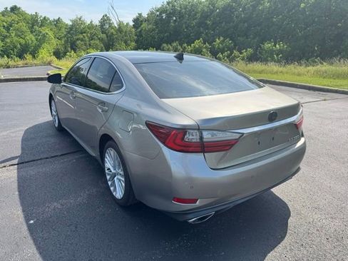 Used 2018 Lexus ES 350 w/ Luxury Package w/Wood Trim FWD image 5