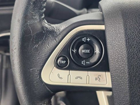 Used 2017 Toyota Prius Four image 27