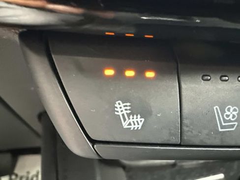 Certified 2025 Cadillac XT4 Premium Luxury AWD/4WD image 71