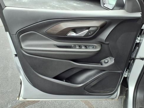 Used 2022 GMC Terrain SLE w/ Driver Convenience Package image 8