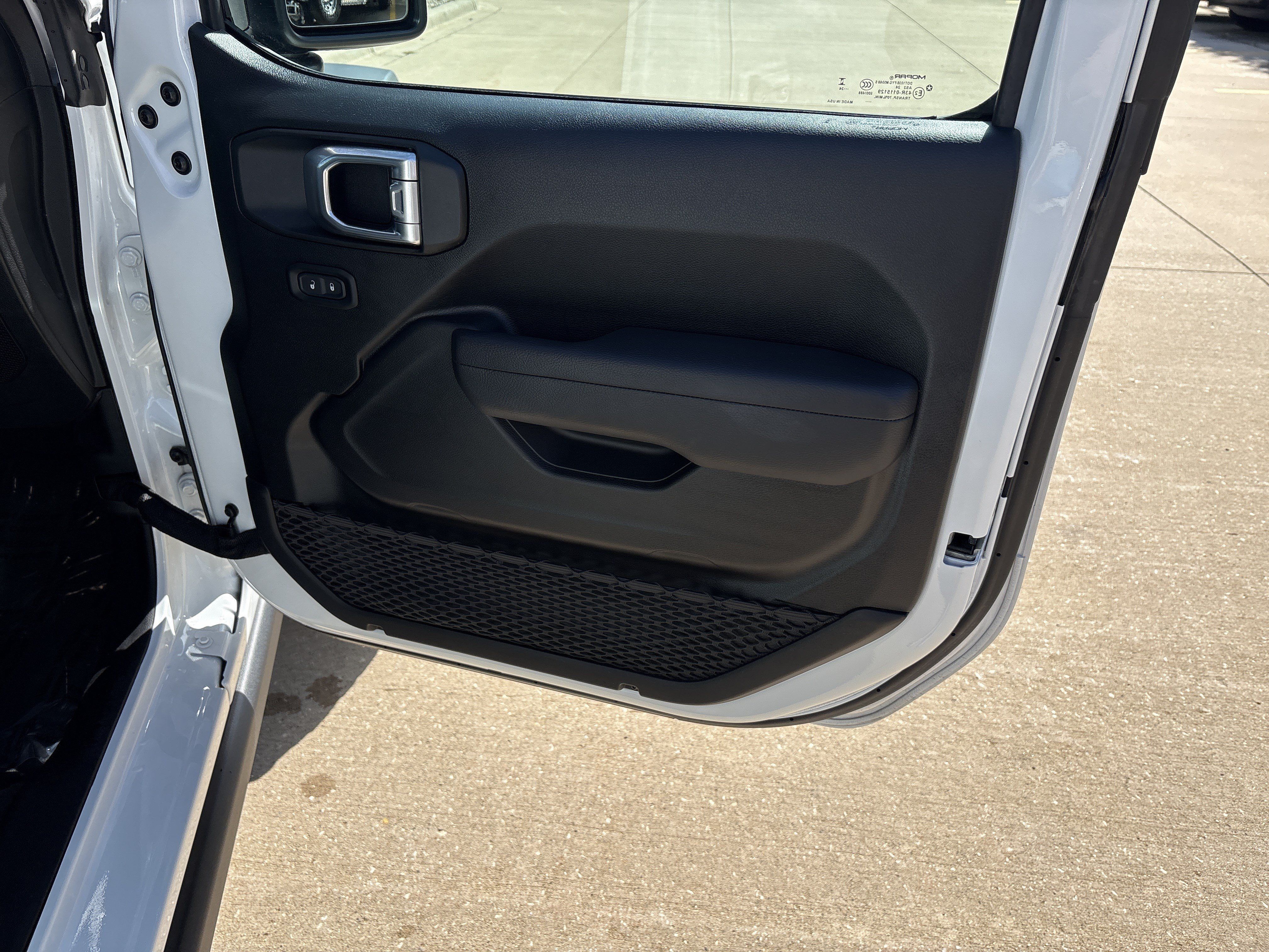 Used 2024 Jeep Wrangler Unlimited Sport AWD/4WD image 16