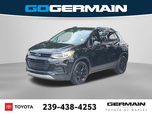 Used 2020 Chevrolet Trax LT w/ Sun & Sound Package FWD image 1