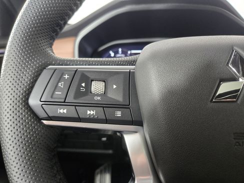 New 2025 Mitsubishi Outlander SEL image 15