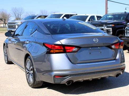 Used 2023 Nissan Altima 2.5 SV w/ SV Premium Package FWD image 5