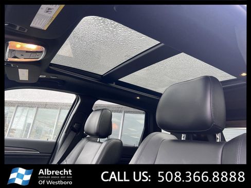 Used 2021 Jeep Grand Cherokee Limited w/ Sun & Sound Group image 30