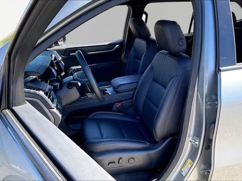 Used 2024 GMC Acadia Elevation w/ Luxury Package image 15