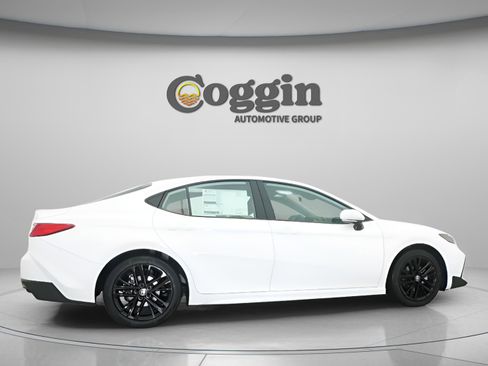 New 2026 Toyota Camry SE FWD image 20