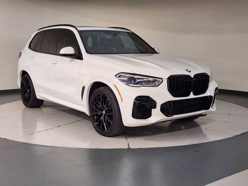Used 2022 BMW X5 sDrive40i w/ M Sport Package RWD image 7