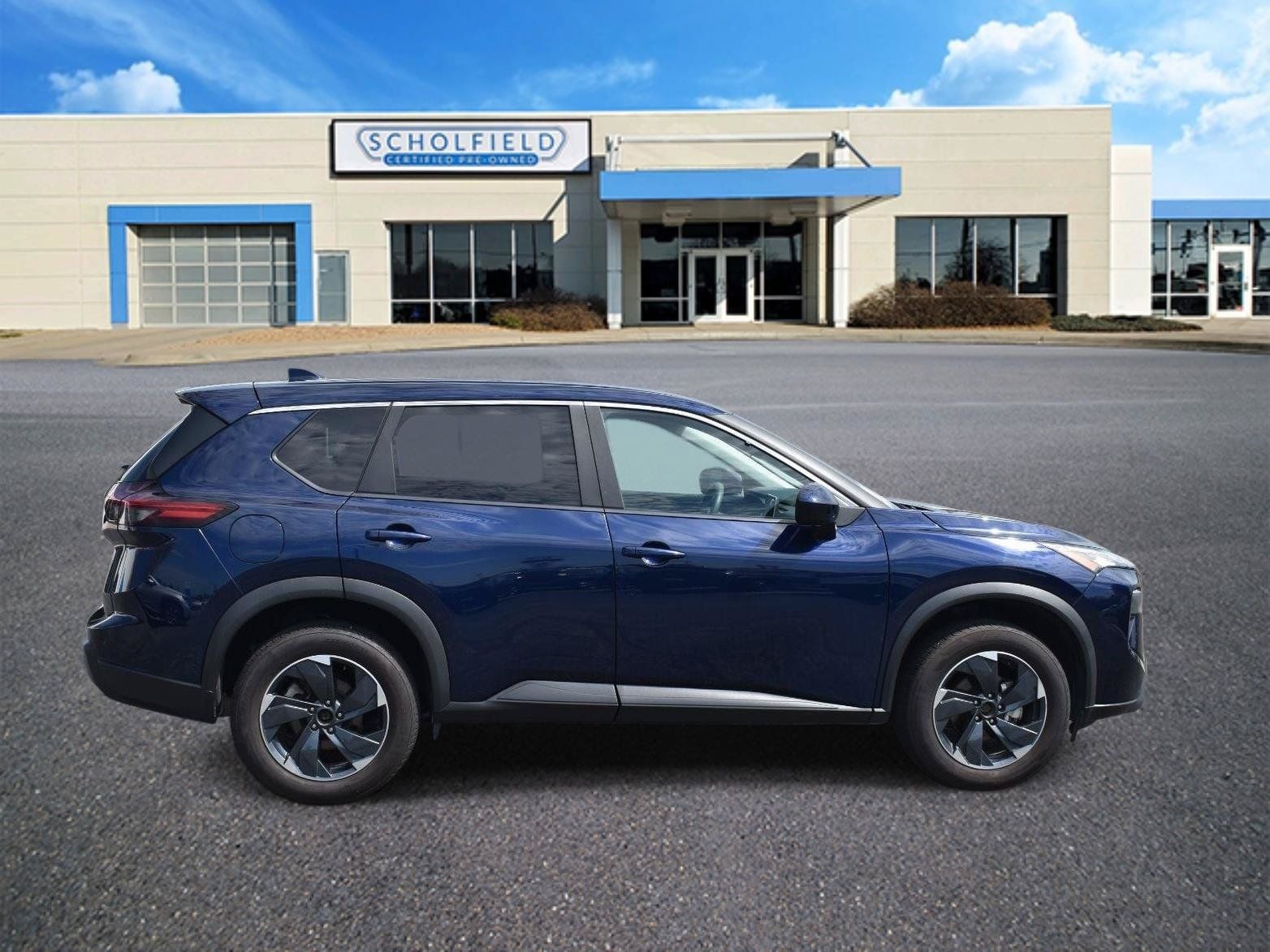 Used 2024 Nissan Rogue SV AWD/4WD image 2