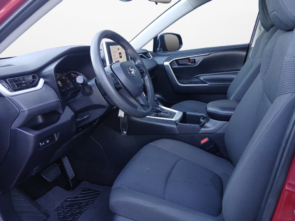 Used 2024 Toyota RAV4 LE FWD image 18