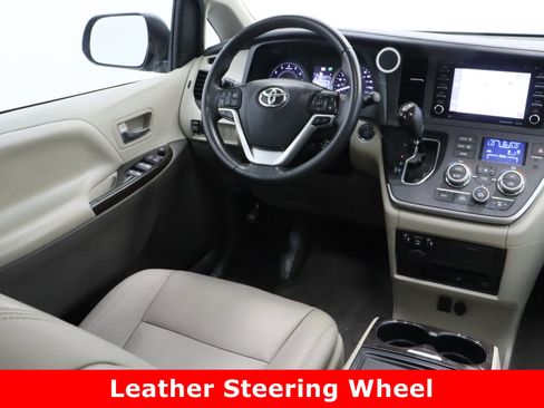 Used 2020 Toyota Sienna XLE Premium image 33