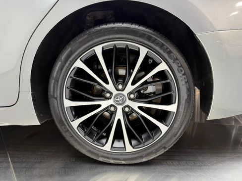 Used 2019 Toyota Camry SE FWD image 7