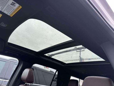 Used 2024 Ford Expedition Limited image 18