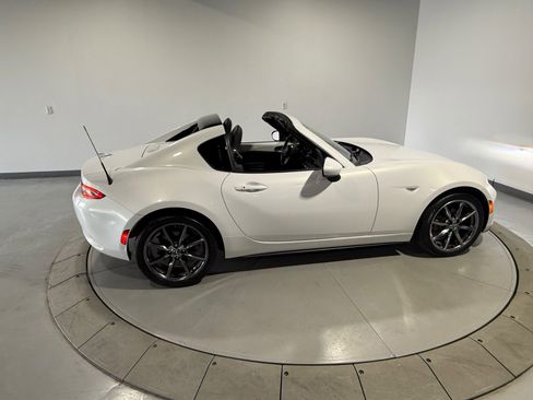 Used 2017 MAZDA MX-5 Miata RF Grand Touring RWD image 13