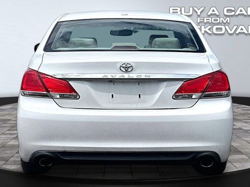 Used 2011 Toyota Avalon Limited FWD image 4