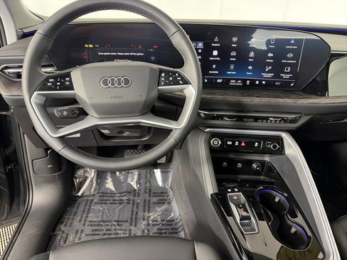 Used 2025 Audi Q5 Premium Plus w/ Premium Plus AWD/4WD image 3