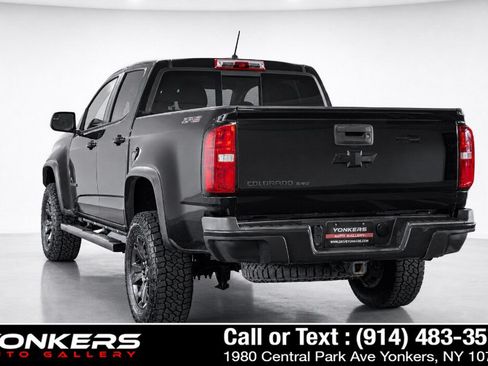 Used 2019 Chevrolet Colorado ZR2 w/ ZR2 Midnight Special Edition AWD/4WD image 9