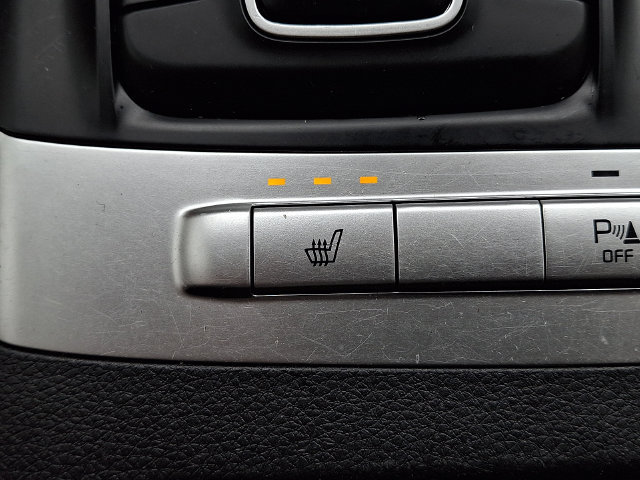 Used 2022 Kia Carnival LX FWD image 25