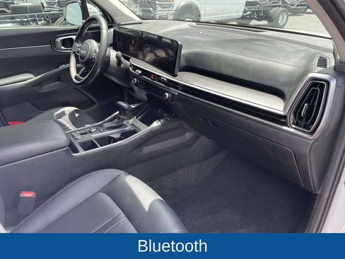 Used 2025 Kia Sorento EX w/ Panoramic Sunroof Package FWD image 14