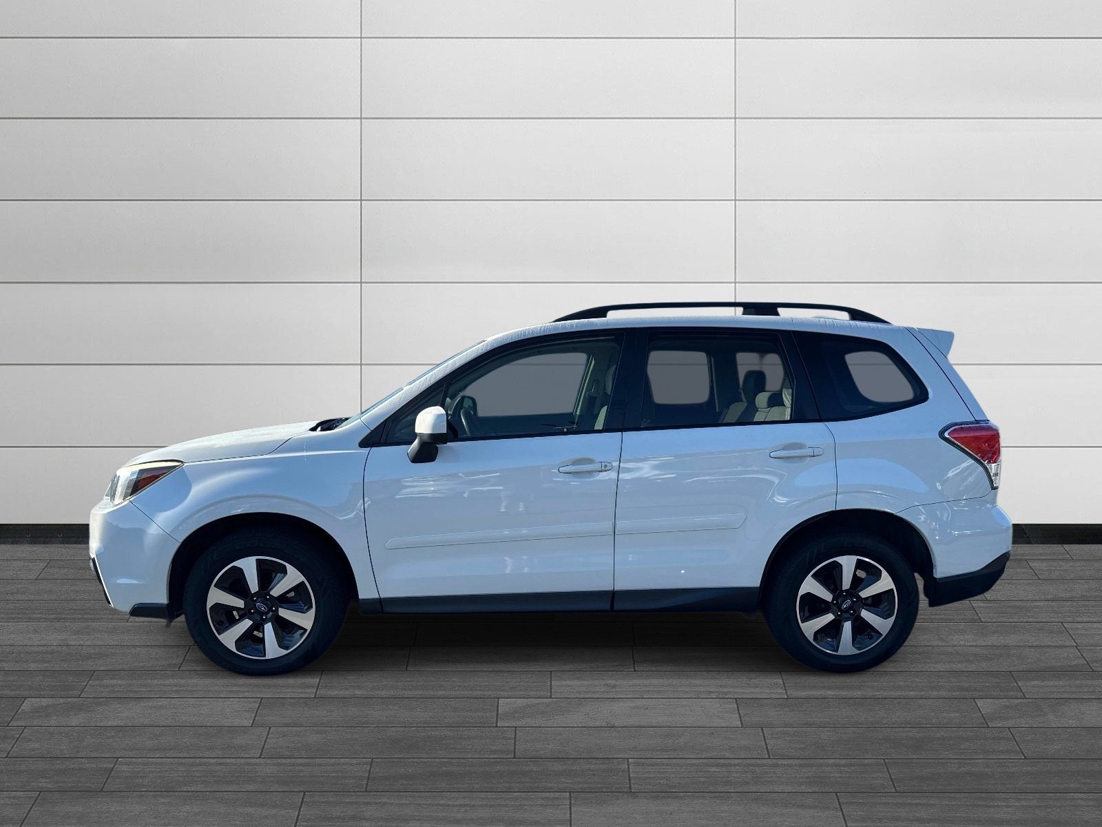 Used 2017 Subaru Forester 2.5i Premium w/ All-Weather Package AWD/4WD image 6