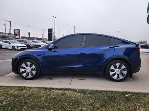 Used 2024 Tesla Model Y Long Range image 8