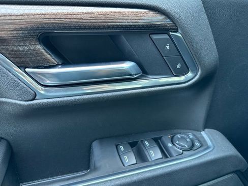 Used 2025 Chevrolet Silverado 1500 LT image 12