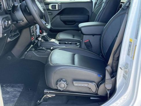 New 2026 Jeep Gladiator Mojave image 10