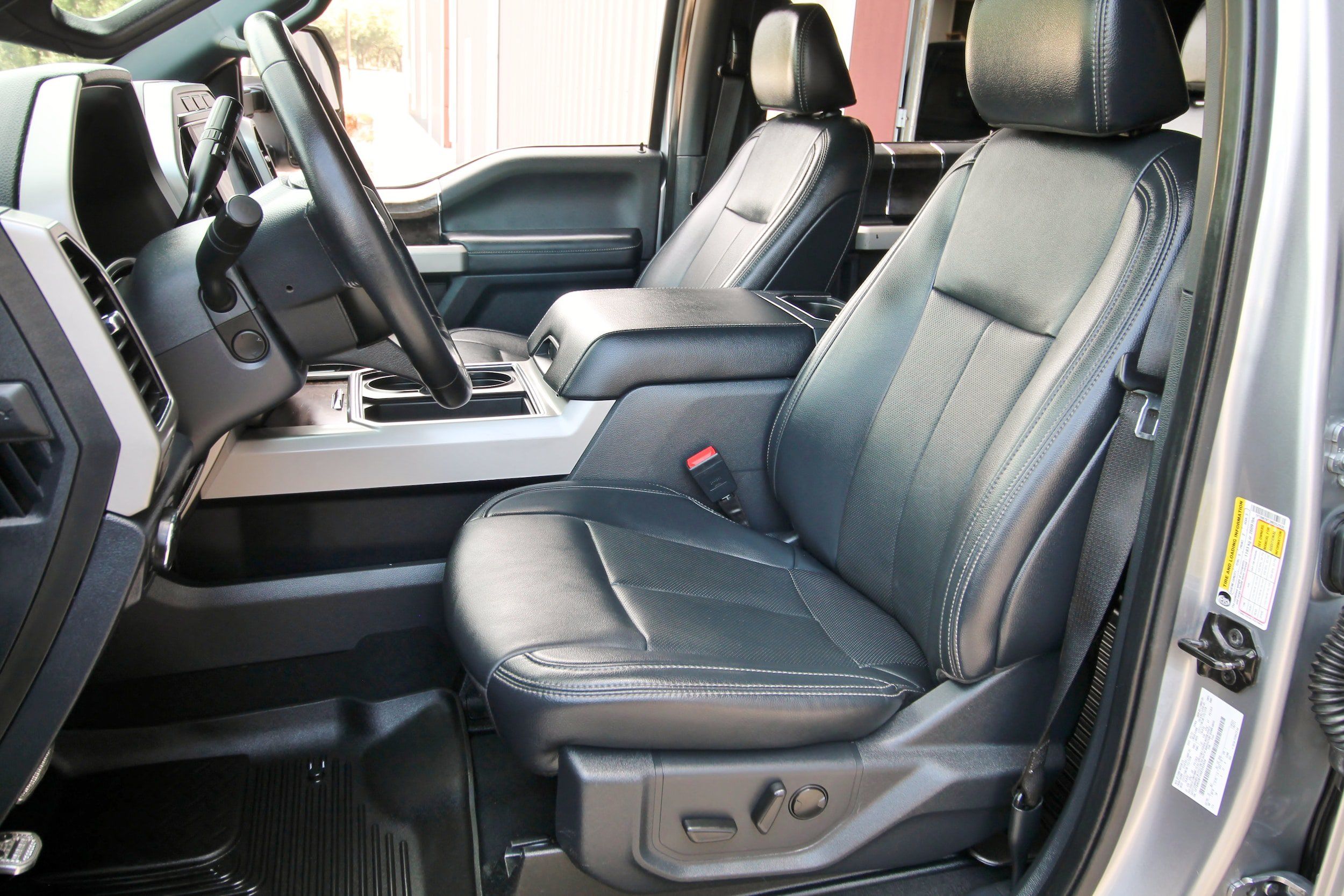 Used 2022 Ford F250 Lariat w/ Lariat Ultimate Package AWD/4WD image 24