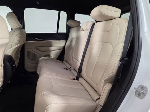 New 2025 Jeep Grand Cherokee Limited image 13