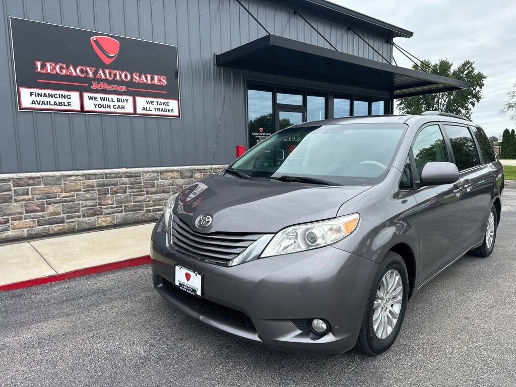 Used 2011 Toyota Sienna XLE FWD image 1