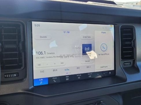 New 2025 Ford Bronco Base image 19