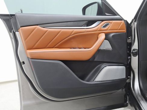 Used 2020 Maserati Levante GranSport image 33