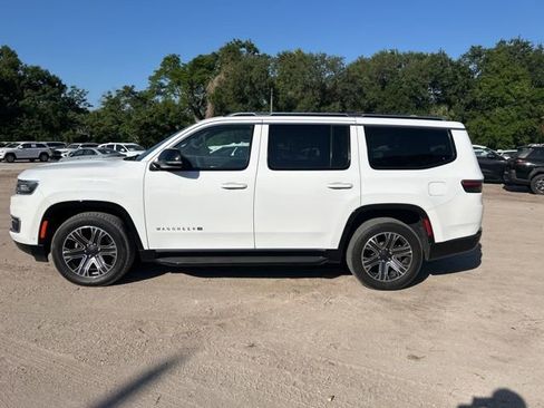 Used 2023 Jeep Wagoneer Series II image 16