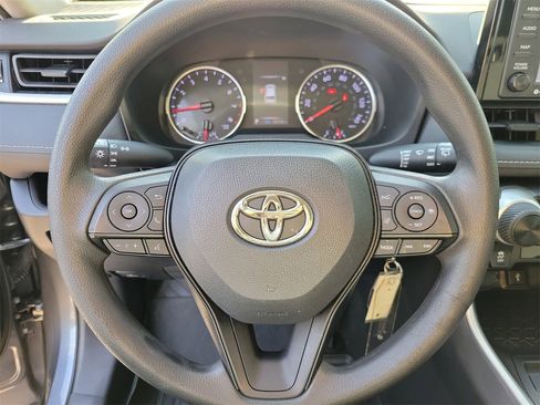 Used 2021 Toyota RAV4 LE image 18