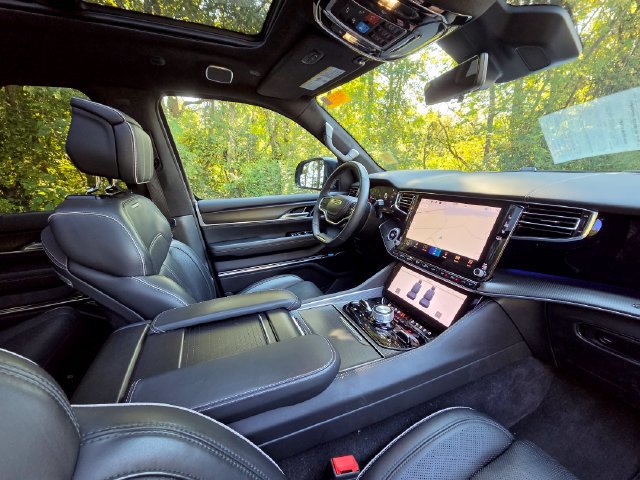 Used 2024 Jeep Grand Wagoneer Series II Obsidian w/ Quick Order Packagew 28T AWD/4WD image 28